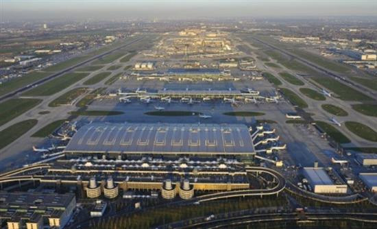 Συναγερμός στη Βρετανία: Εκκενώνεται το αεροδρόμιο Χίθροου